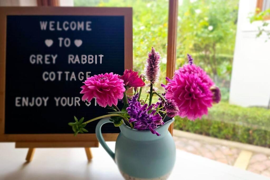 Grey Rabbit Cottage Монтегю Экстерьер фото